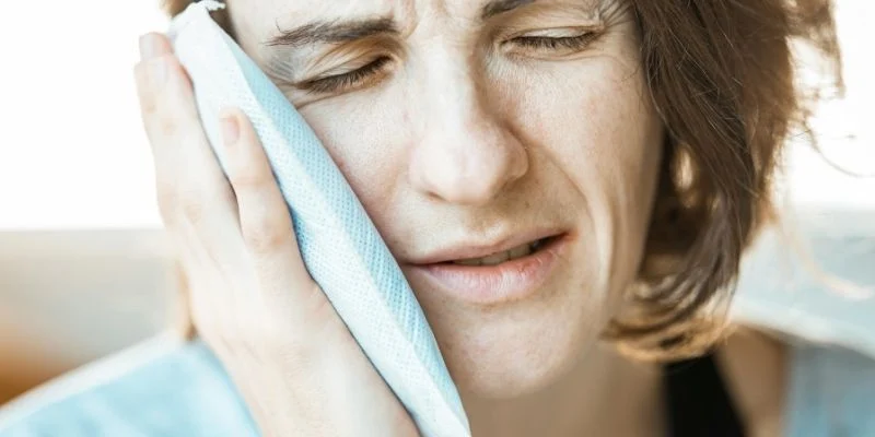 Cold Compress for Swelling and Pain